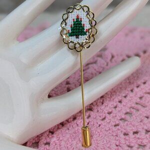 Vintage Needlepoint Christmas Tree Stick Pin Stickpin Gold Metal